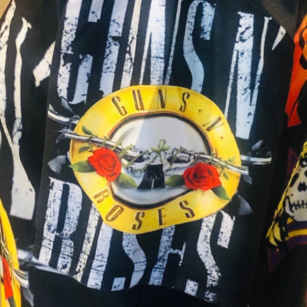 🔫’s & 🌹’s  GUNS & ROSES CONCERT T-SHIRT 🌹🔫 - Picture 2 of 10